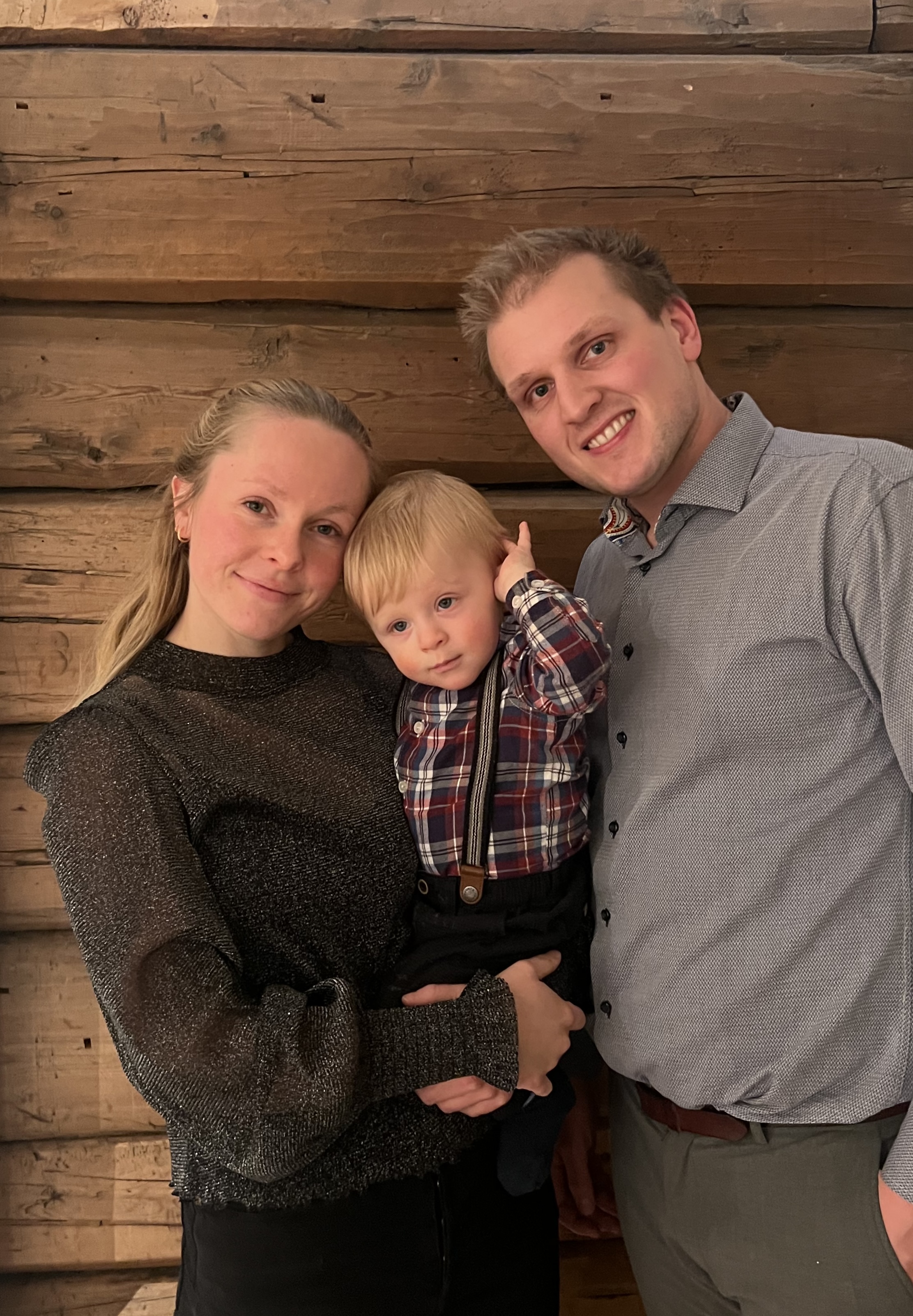 bilde-av-bryllupsparet-og-martin